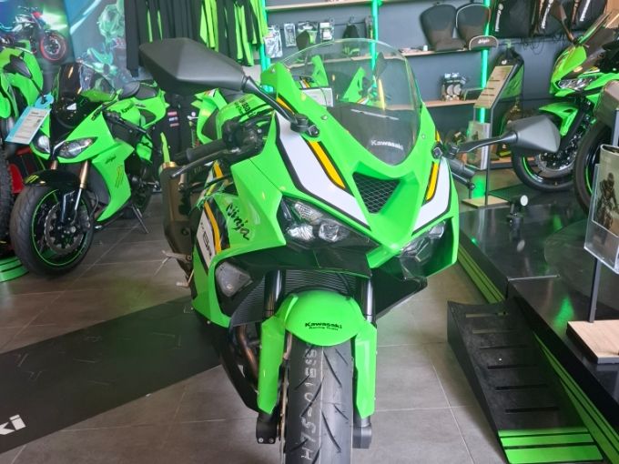 KAWASAKI ZX-6R 636 4