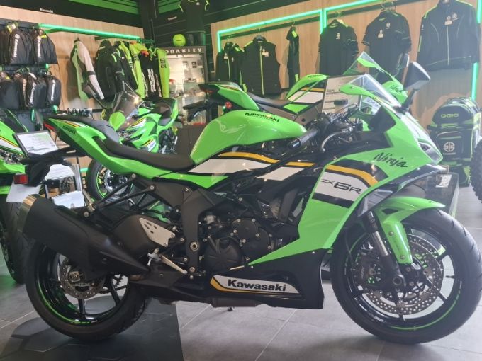 KAWASAKI ZX-6R 636 4