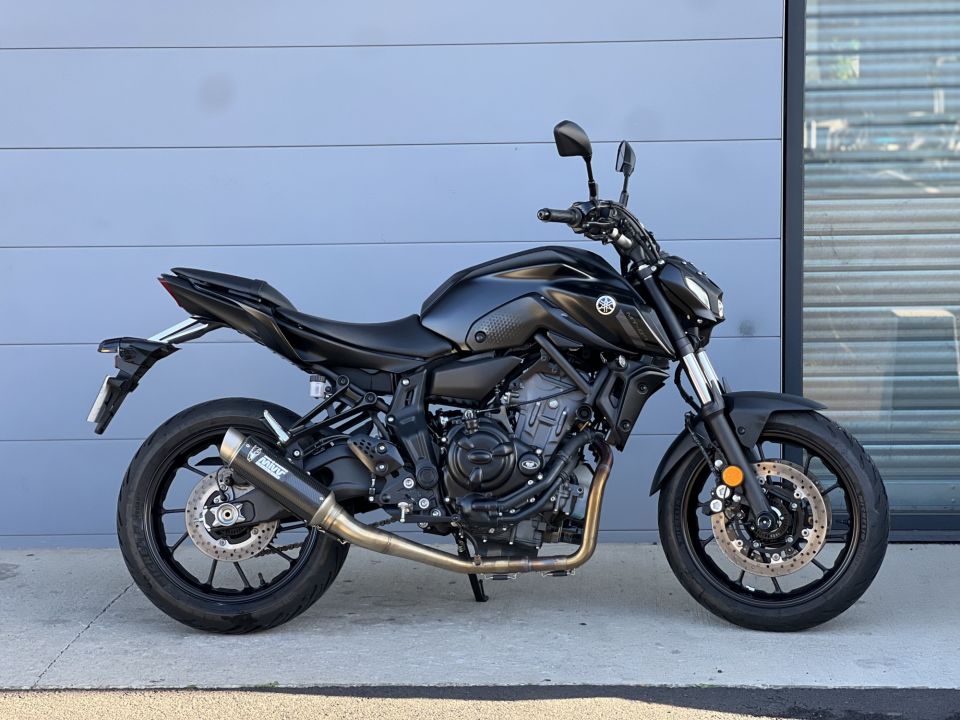 YAMAHA MT-07 (47.5CV) 4