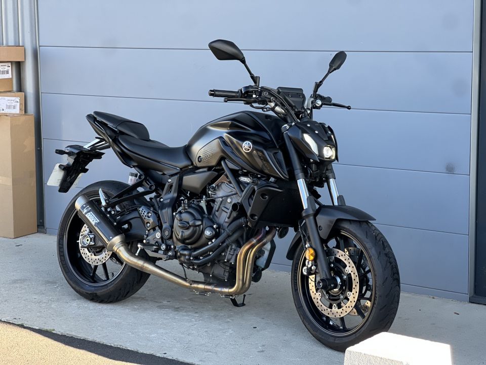 YAMAHA MT-07 (47.5CV) 4