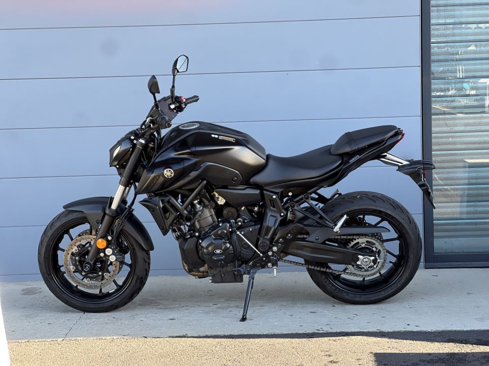 YAMAHA MT-07 (47.5CV) 4
