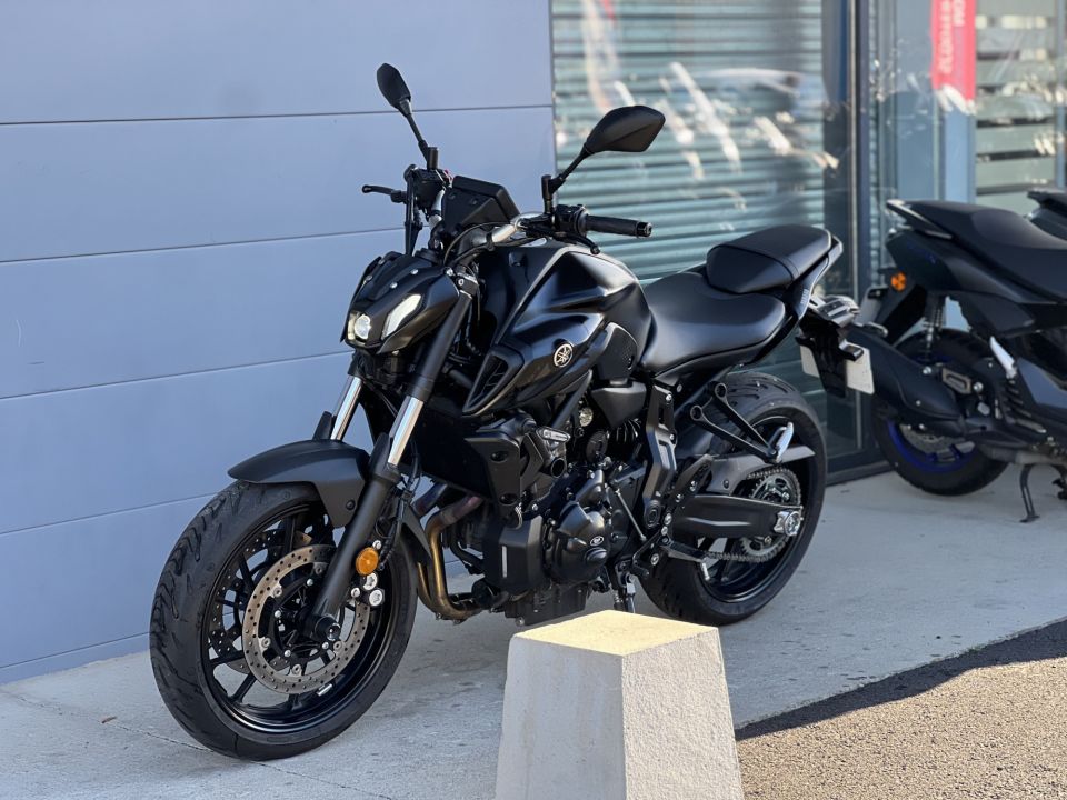 YAMAHA MT-07 (47.5CV) 4