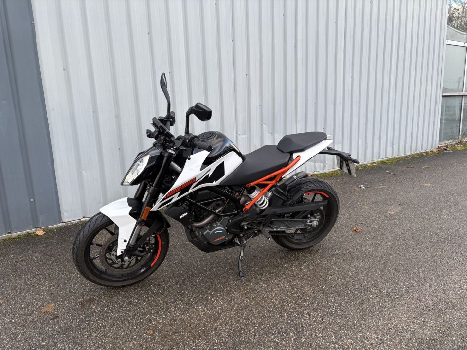 KTM 125 DUKE ABS 4