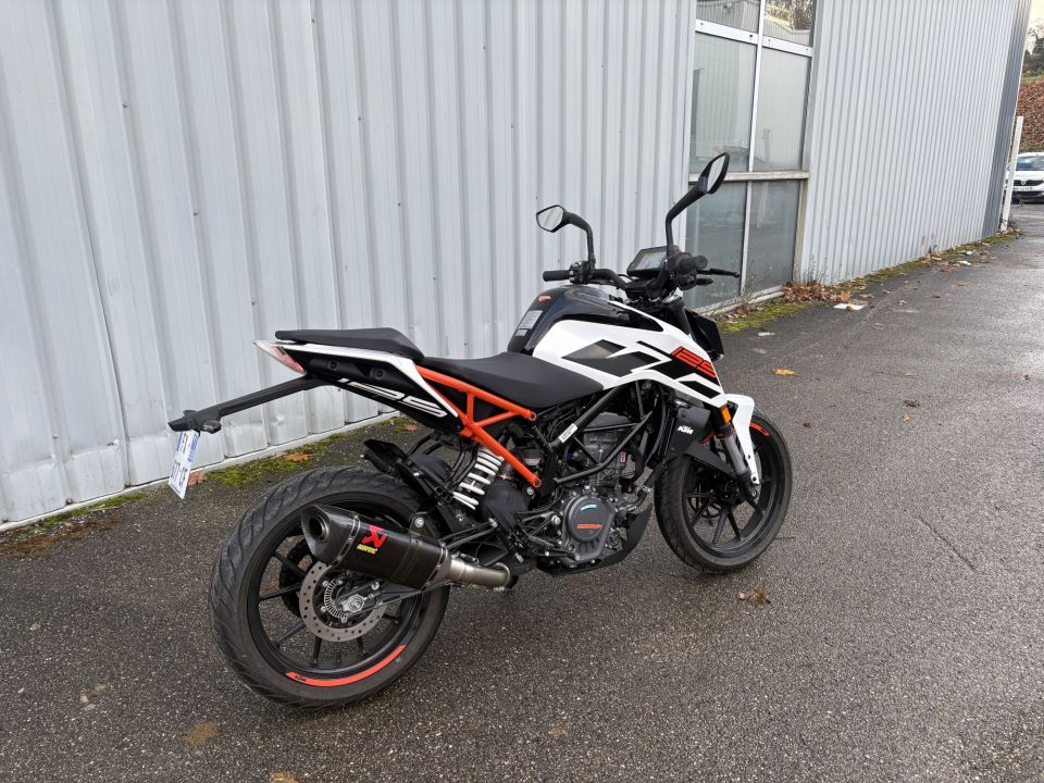 KTM 125 DUKE ABS 4