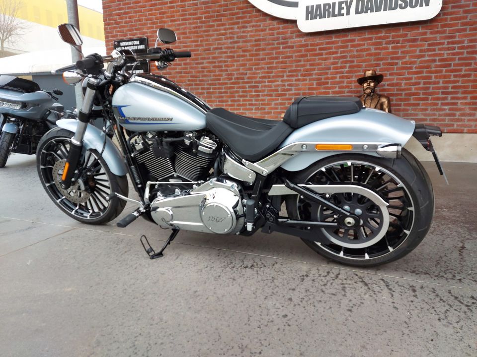 HARLEY-DAVIDSON SOFTAIL BREAKOUT 1923 4