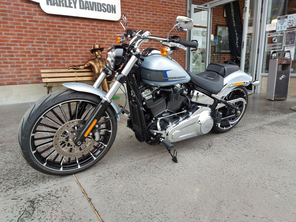 HARLEY-DAVIDSON SOFTAIL BREAKOUT 1923 4