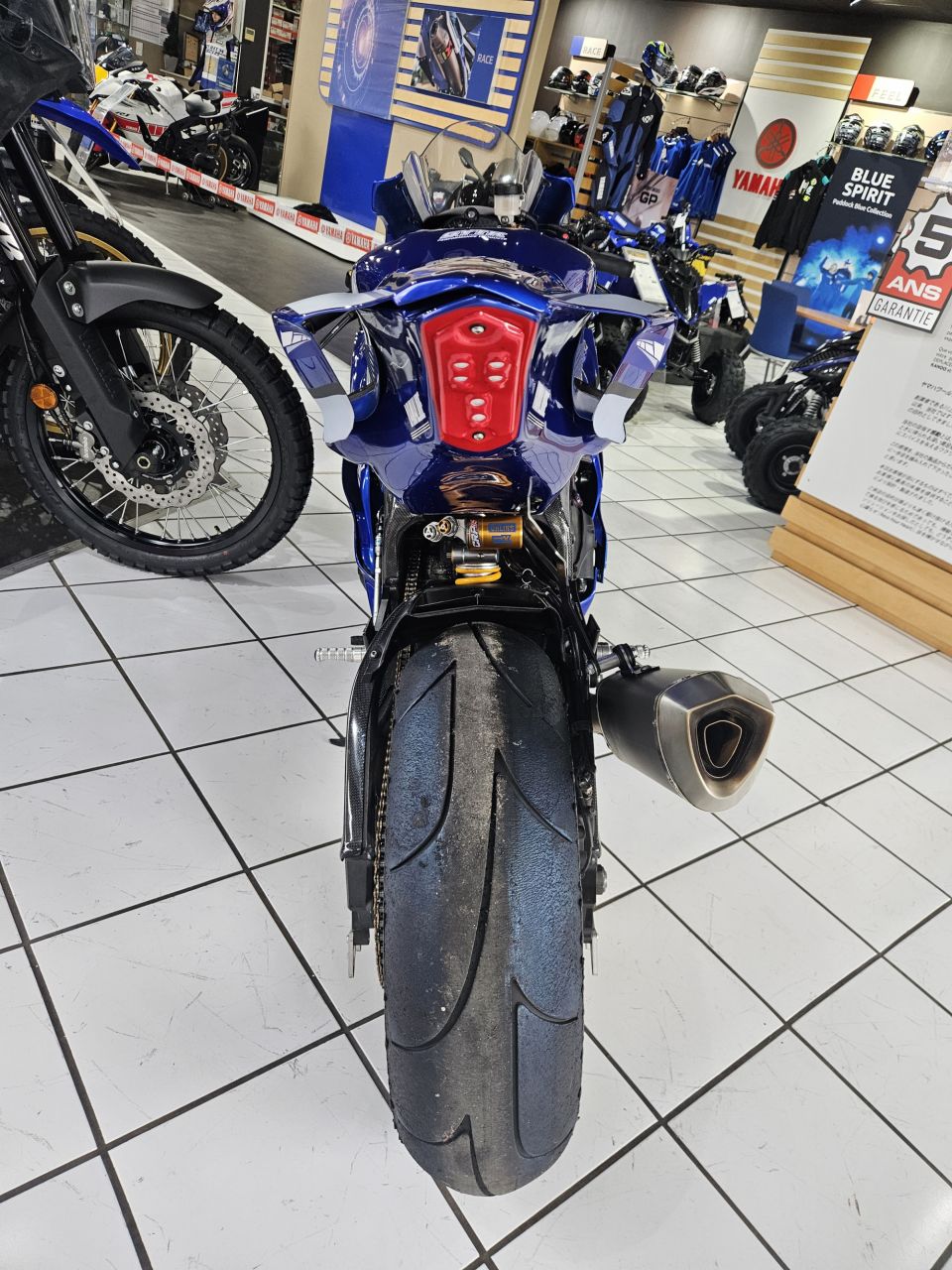 YAMAHA YZF-R6 4
