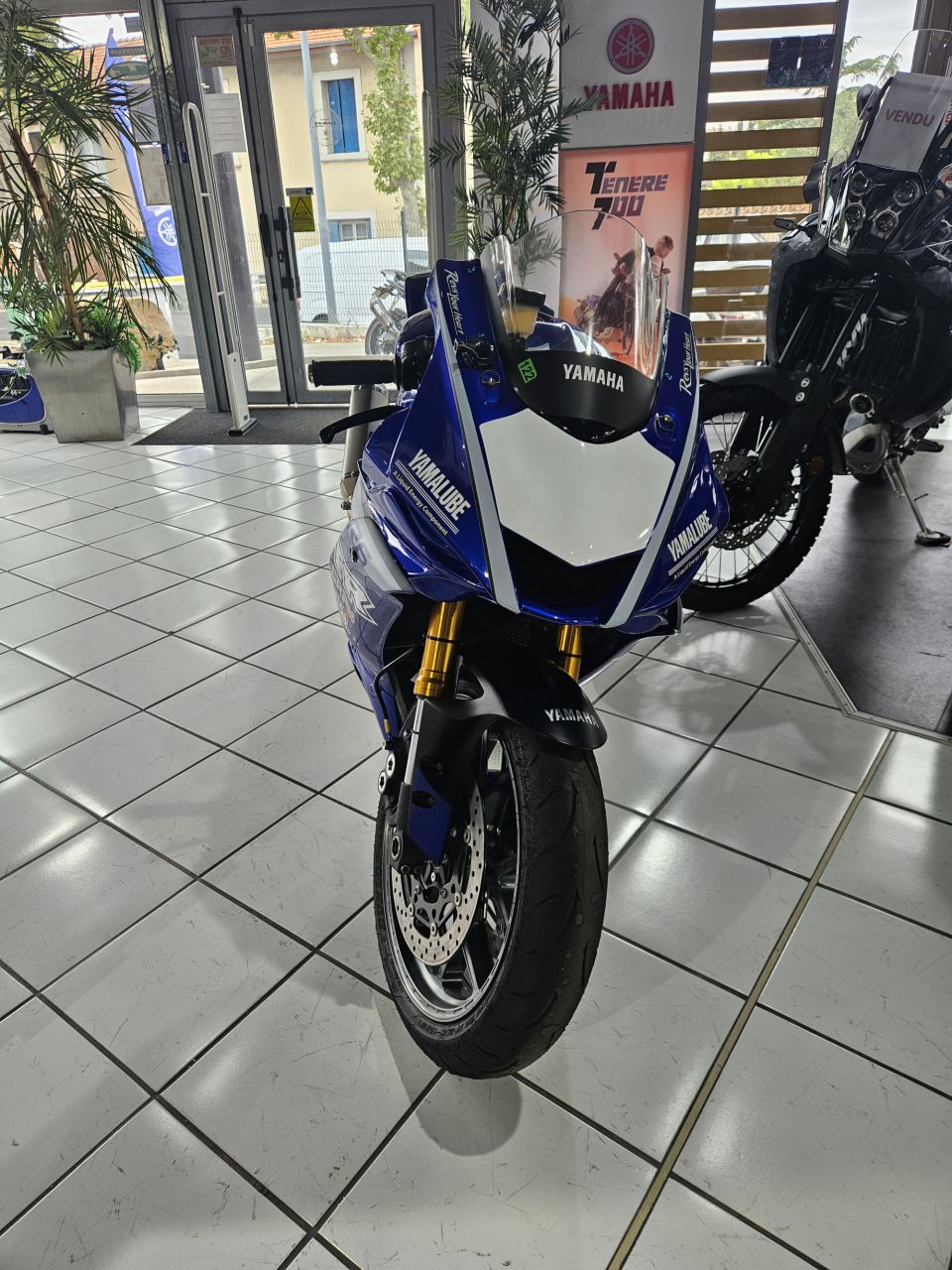 YAMAHA YZF-R6 4