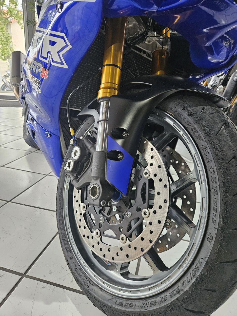 YAMAHA YZF-R6 4