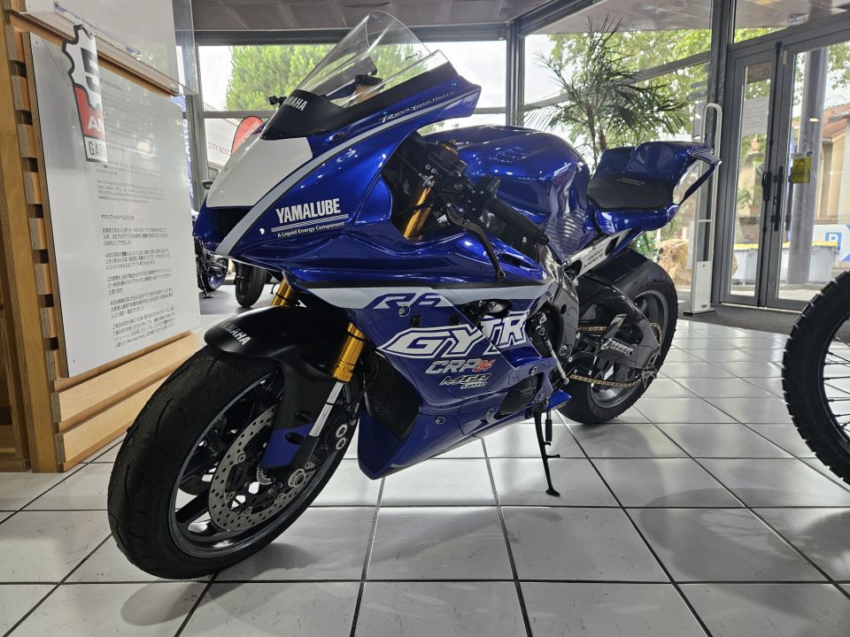 YAMAHA YZF-R6 4