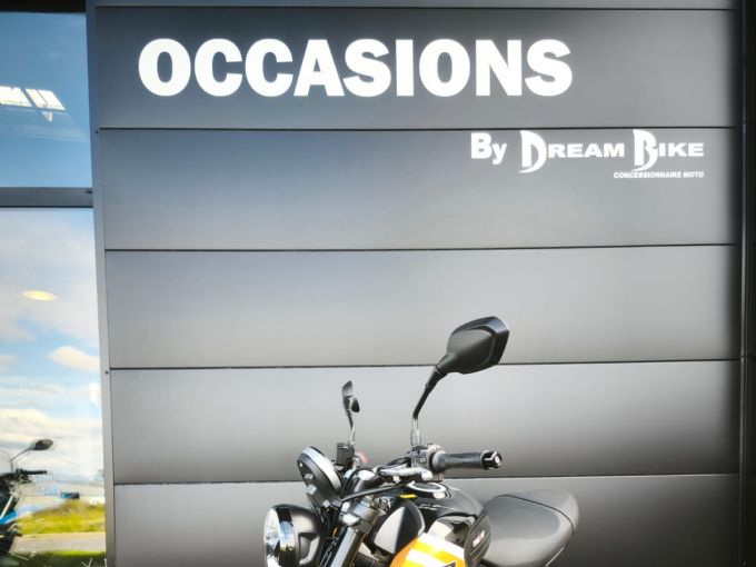 TRIUMPH TRIDENT 660 4