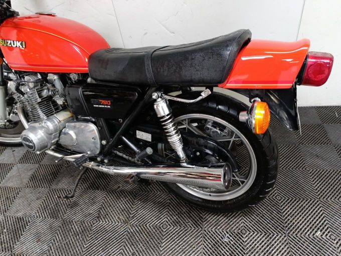 SUZUKI GSE 750 4