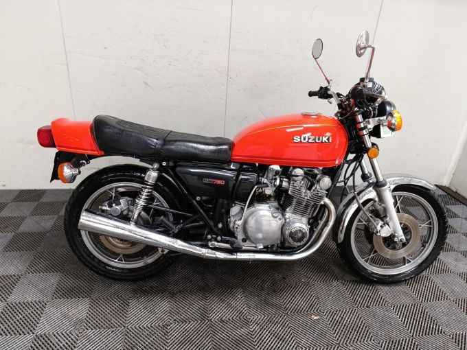 SUZUKI GSE 750 4