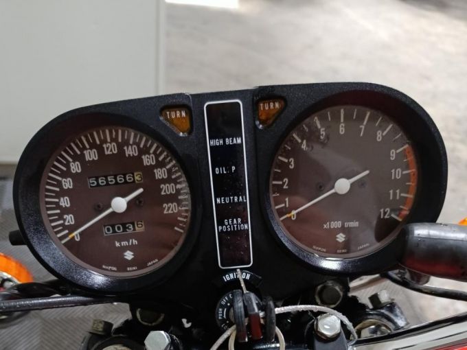 SUZUKI GSE 750 4