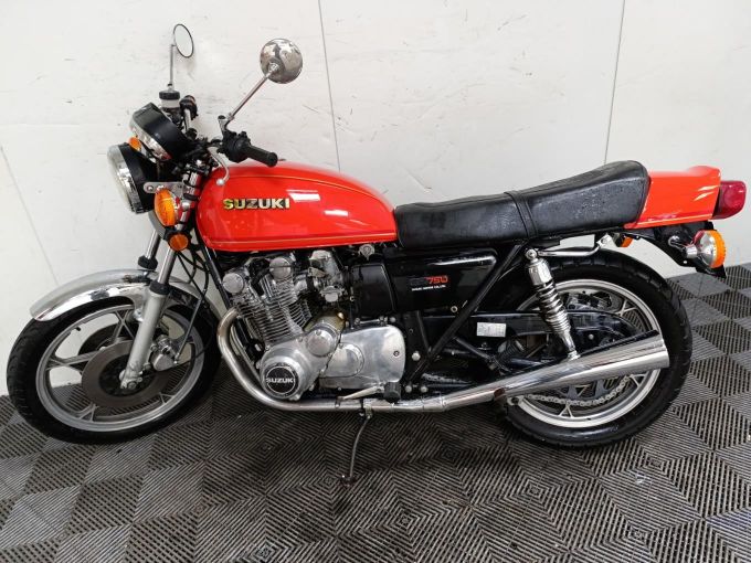 SUZUKI GSE 750 4