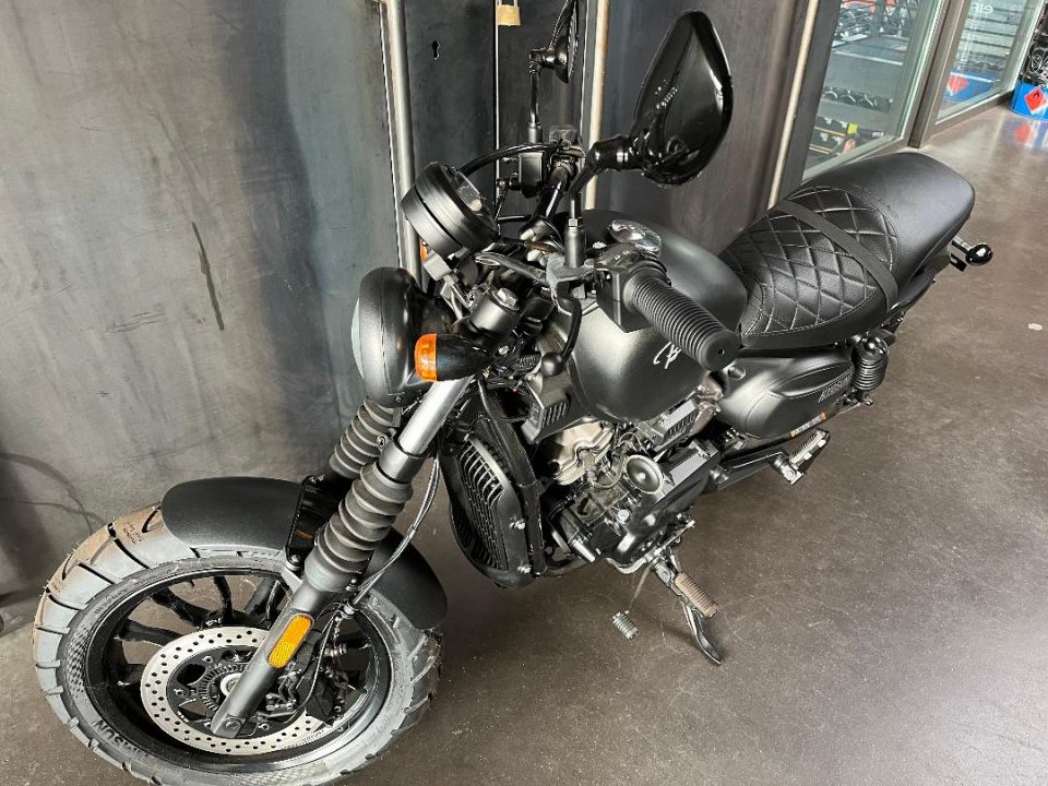 HYOSUNG BOBBER 300 4