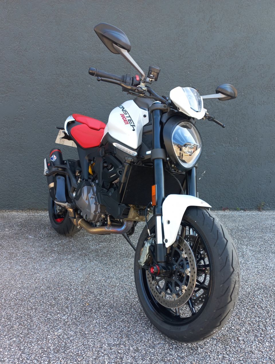 DUCATI MONSTER + 4
