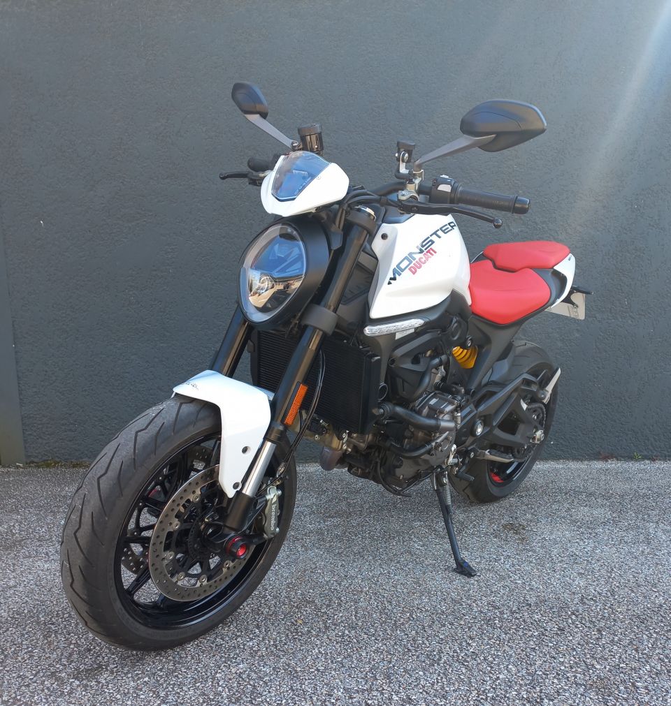 DUCATI MONSTER + 4