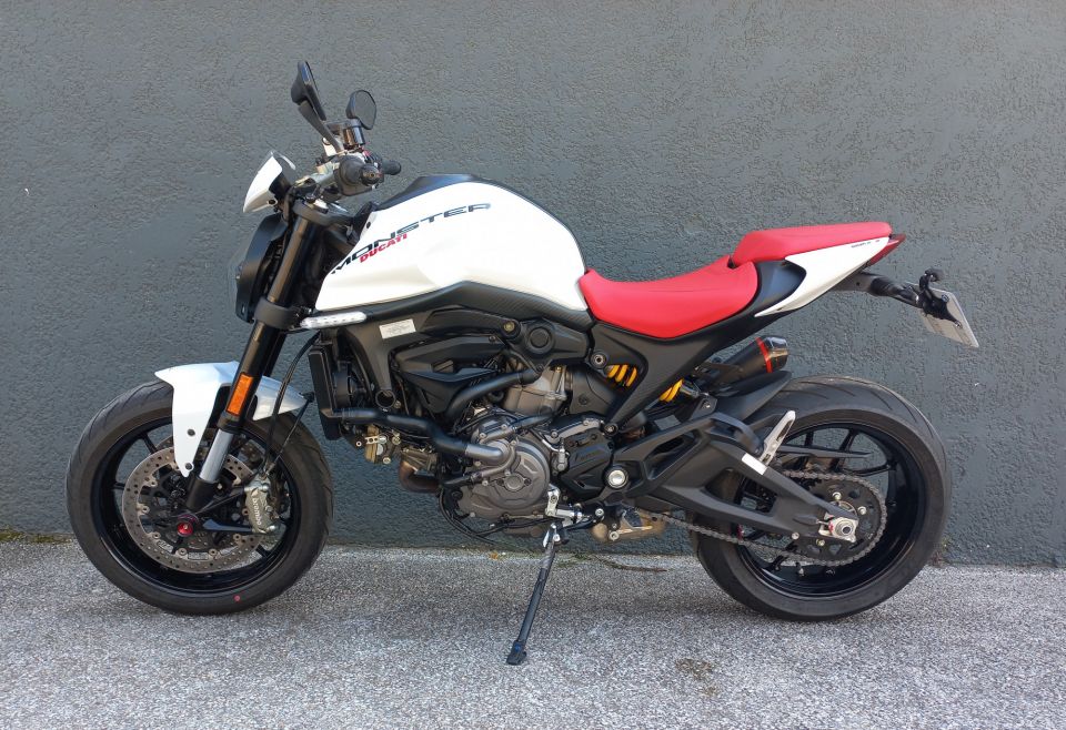 DUCATI MONSTER + 4
