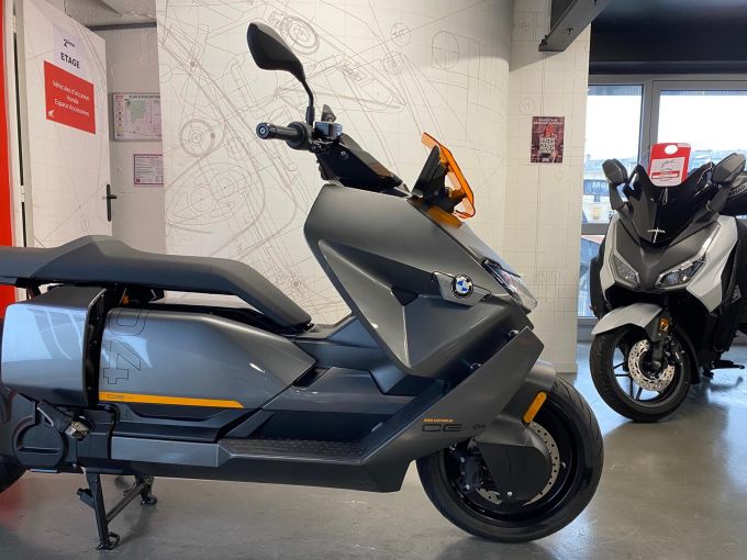 BMW CE 04 4