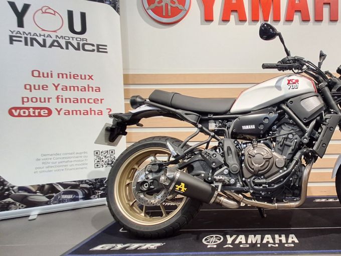 YAMAHA XSR 700 XTRIBUTE 4