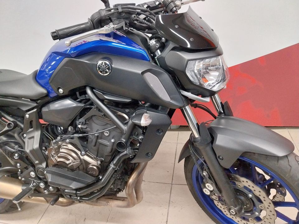 YAMAHA MT 07 BRIDE  A2 4