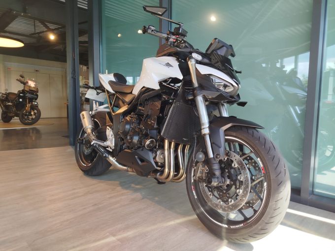 HONDA CB 1000 Hornet 4