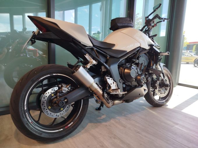 HONDA CB 1000 Hornet 4