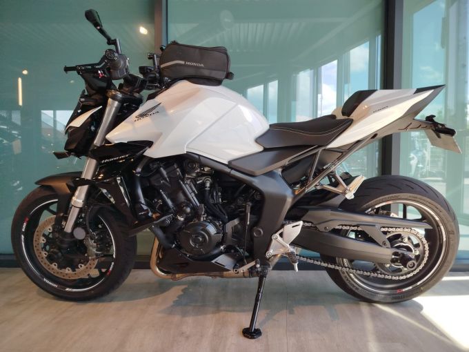 HONDA CB 1000 Hornet 4