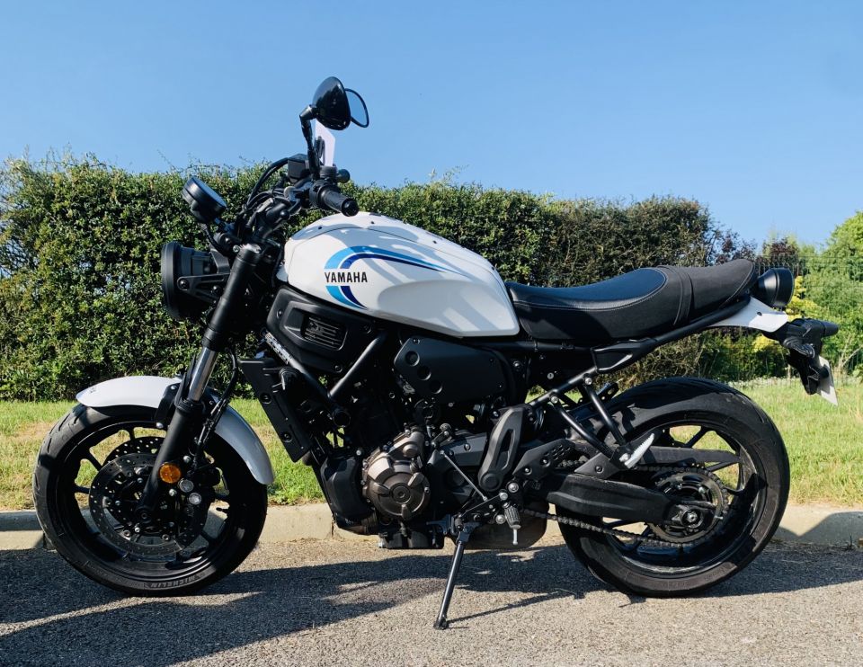 YAMAHA XSR 700 ABS 4