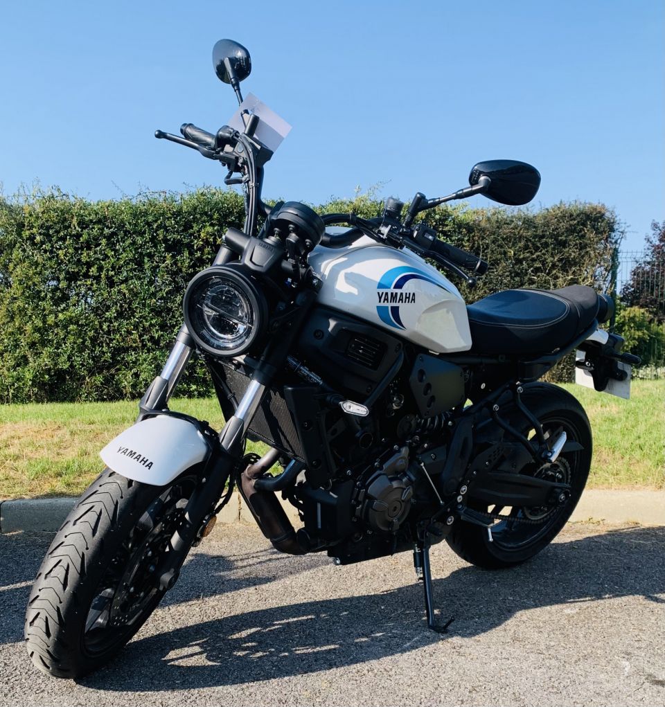 YAMAHA XSR 700 ABS 4