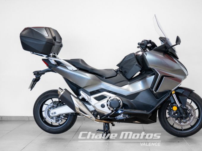 HONDA FORZA 750 4