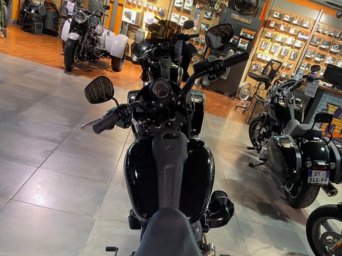 HARLEY-DAVIDSON SOFTAIL LOW RIDER 1923 S 4
