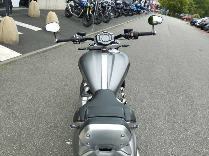 TRIUMPH ROCKET 3 R 4