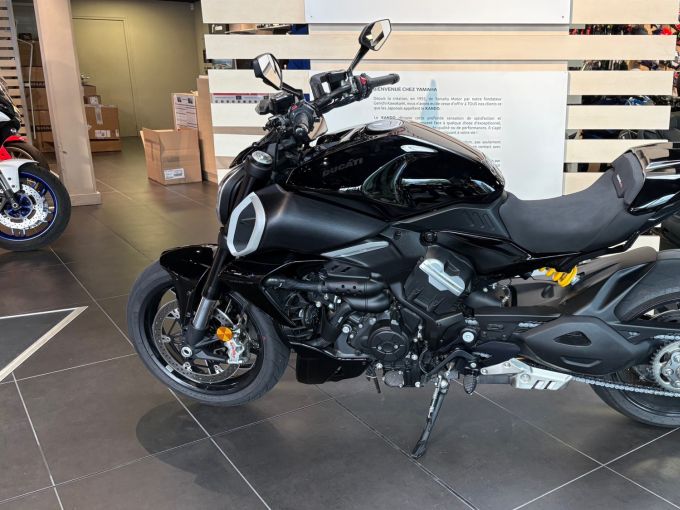 DUCATI DIAVEL V4 4