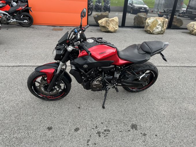 YAMAHA MT-07 (47.5CV) 4