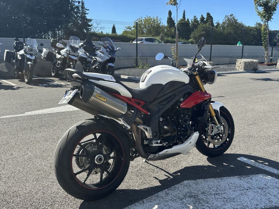 TRIUMPH SPEED TRIPLE 1050 R 4
