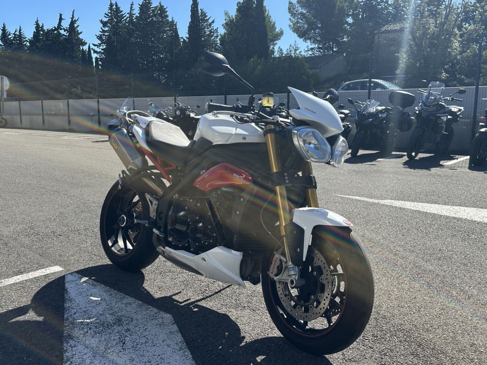 TRIUMPH SPEED TRIPLE 1050 R 4