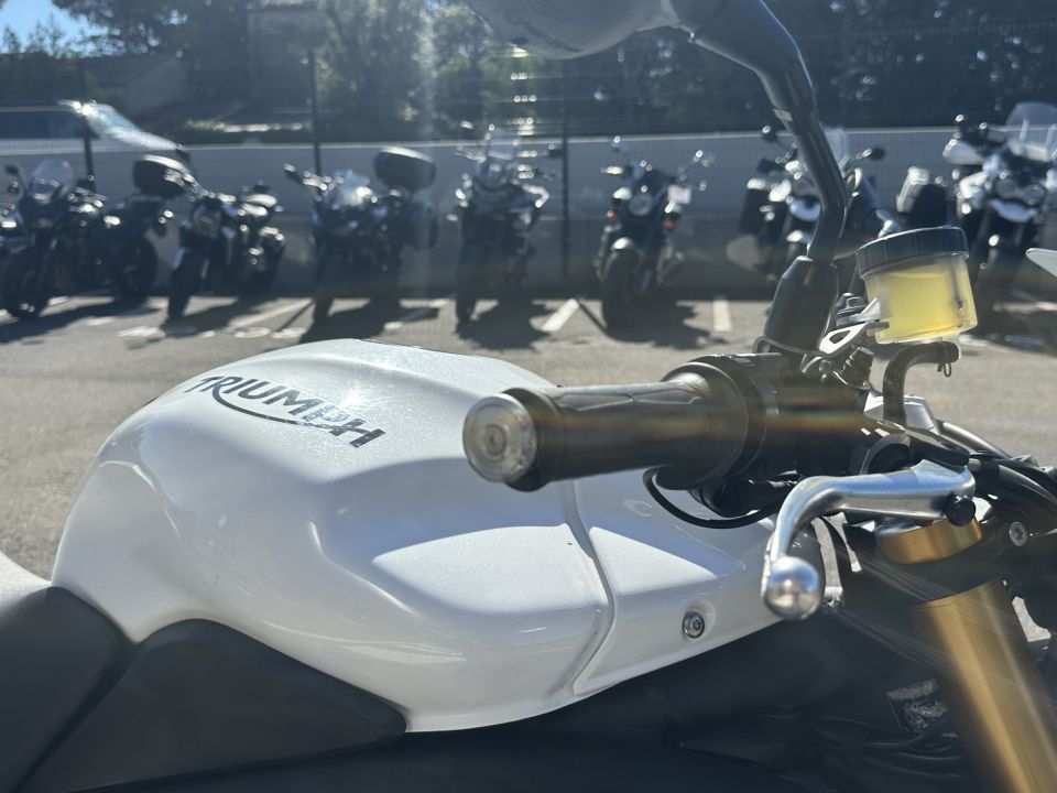 TRIUMPH SPEED TRIPLE 1050 R 4