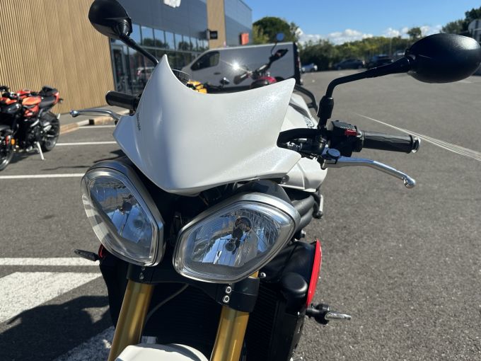 TRIUMPH SPEED TRIPLE 1050 R 4