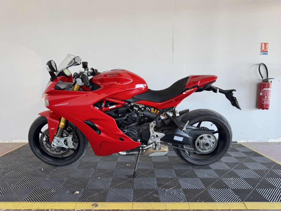 DUCATI SUPERSPORT 939S 4