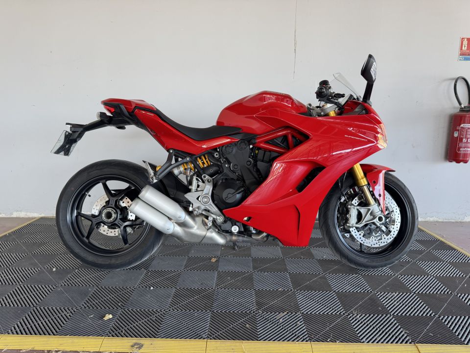 DUCATI SUPERSPORT 939S 4