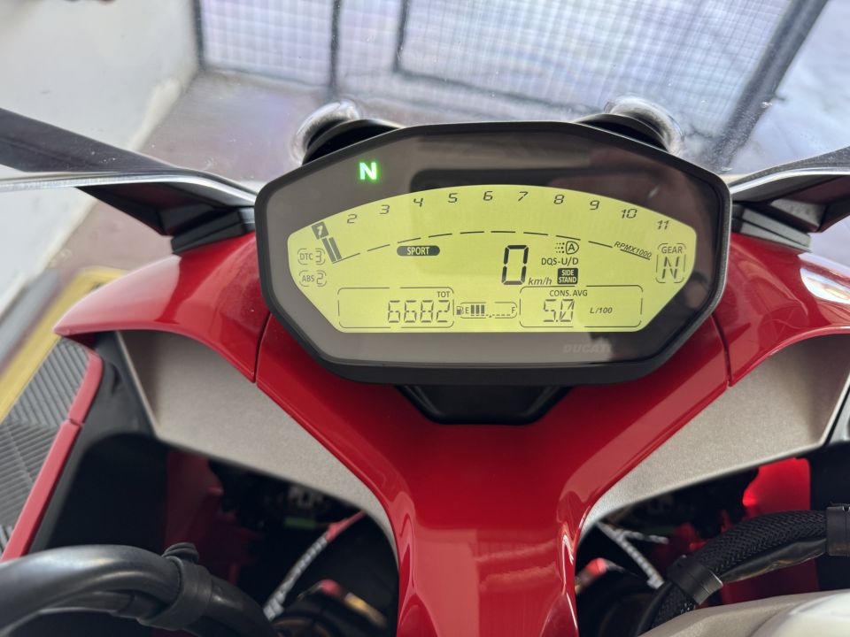 DUCATI SUPERSPORT 939S 4