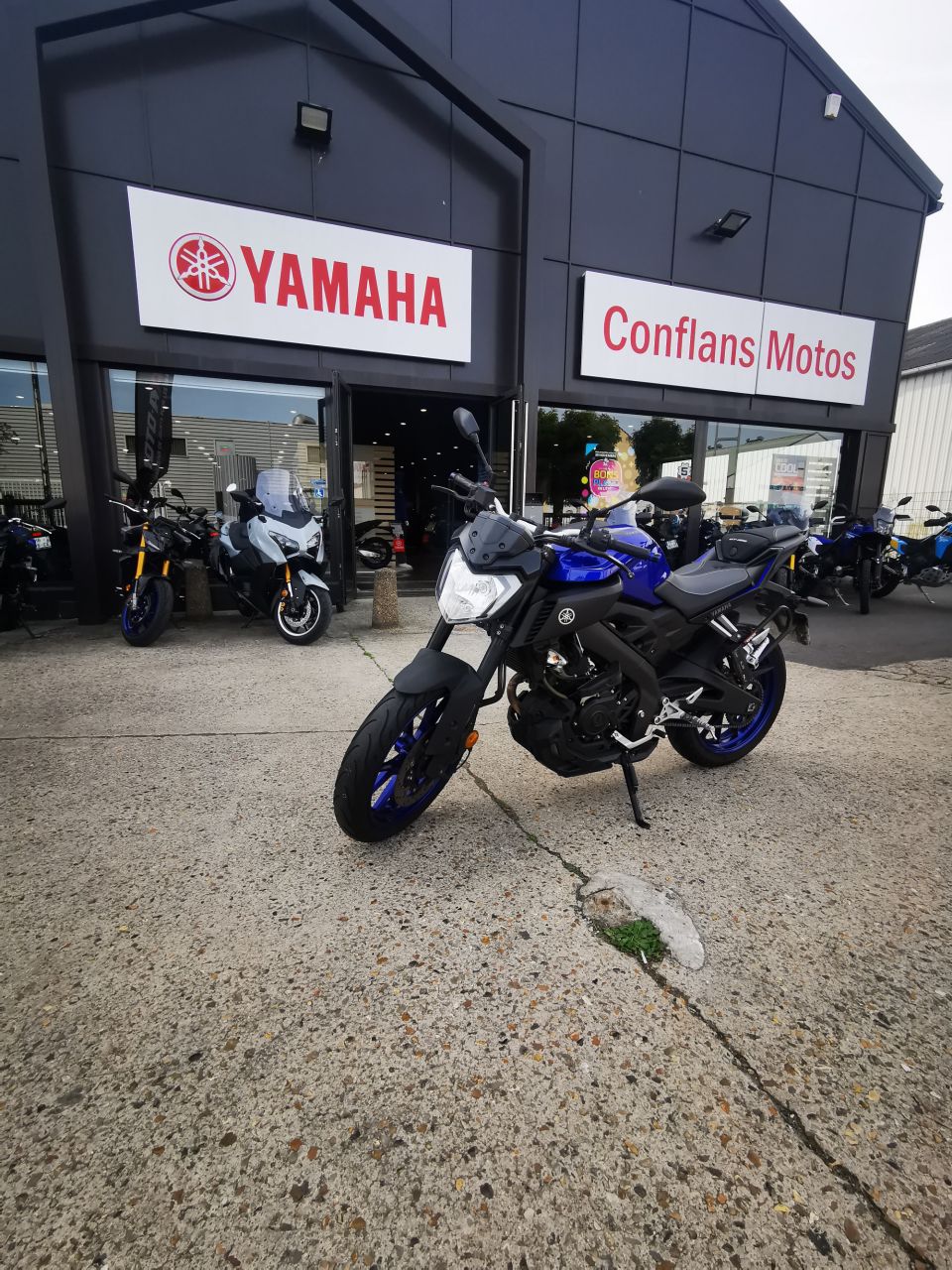 YAMAHA MT-125 4
