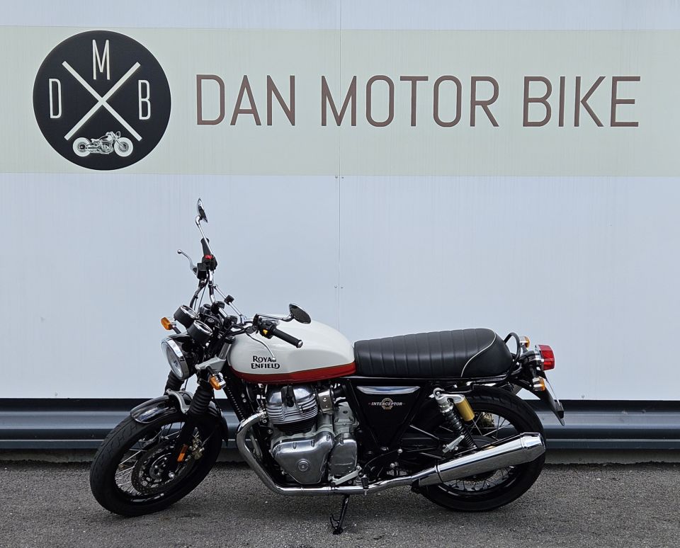 ROYAL ENFIELD INTERCEPTOR 4