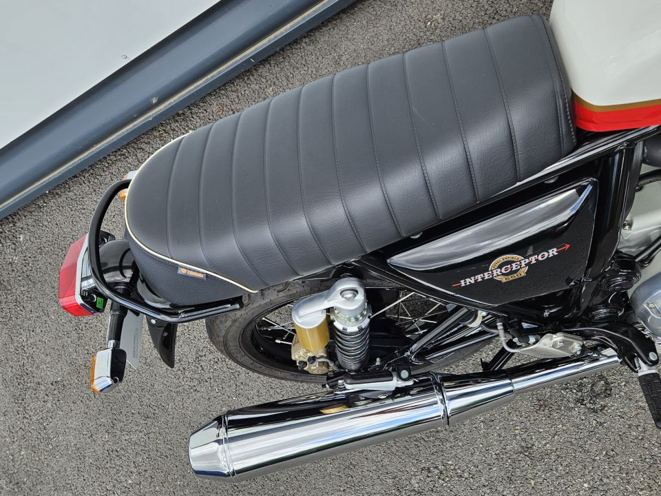 ROYAL ENFIELD INTERCEPTOR 4