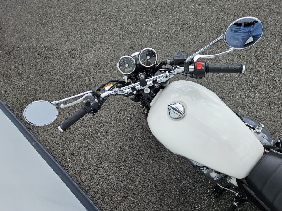 ROYAL ENFIELD INTERCEPTOR 4