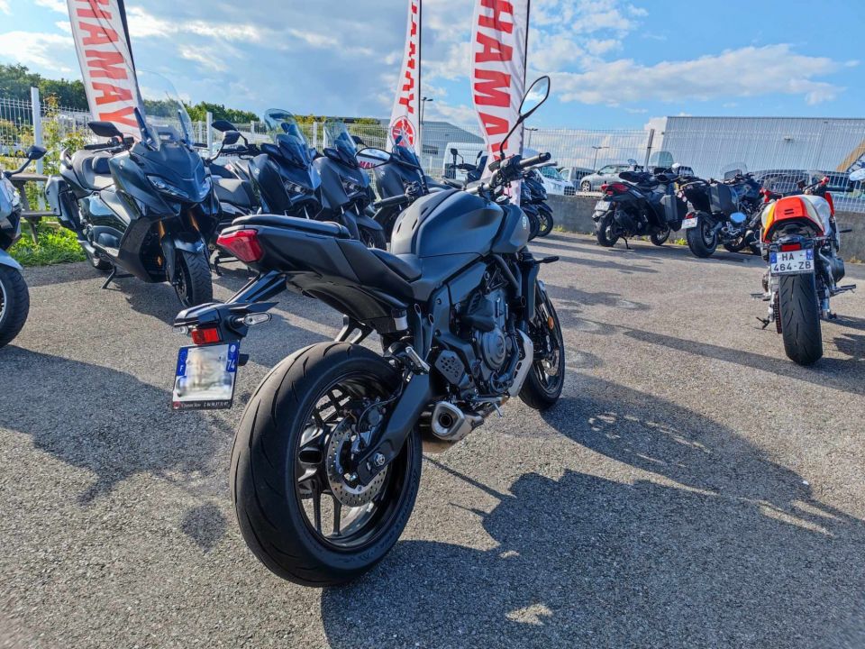 YAMAHA MT-07 (47.5CV) 4
