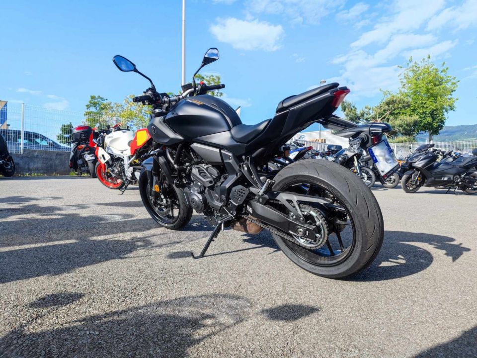 YAMAHA MT-07 (47.5CV) 4