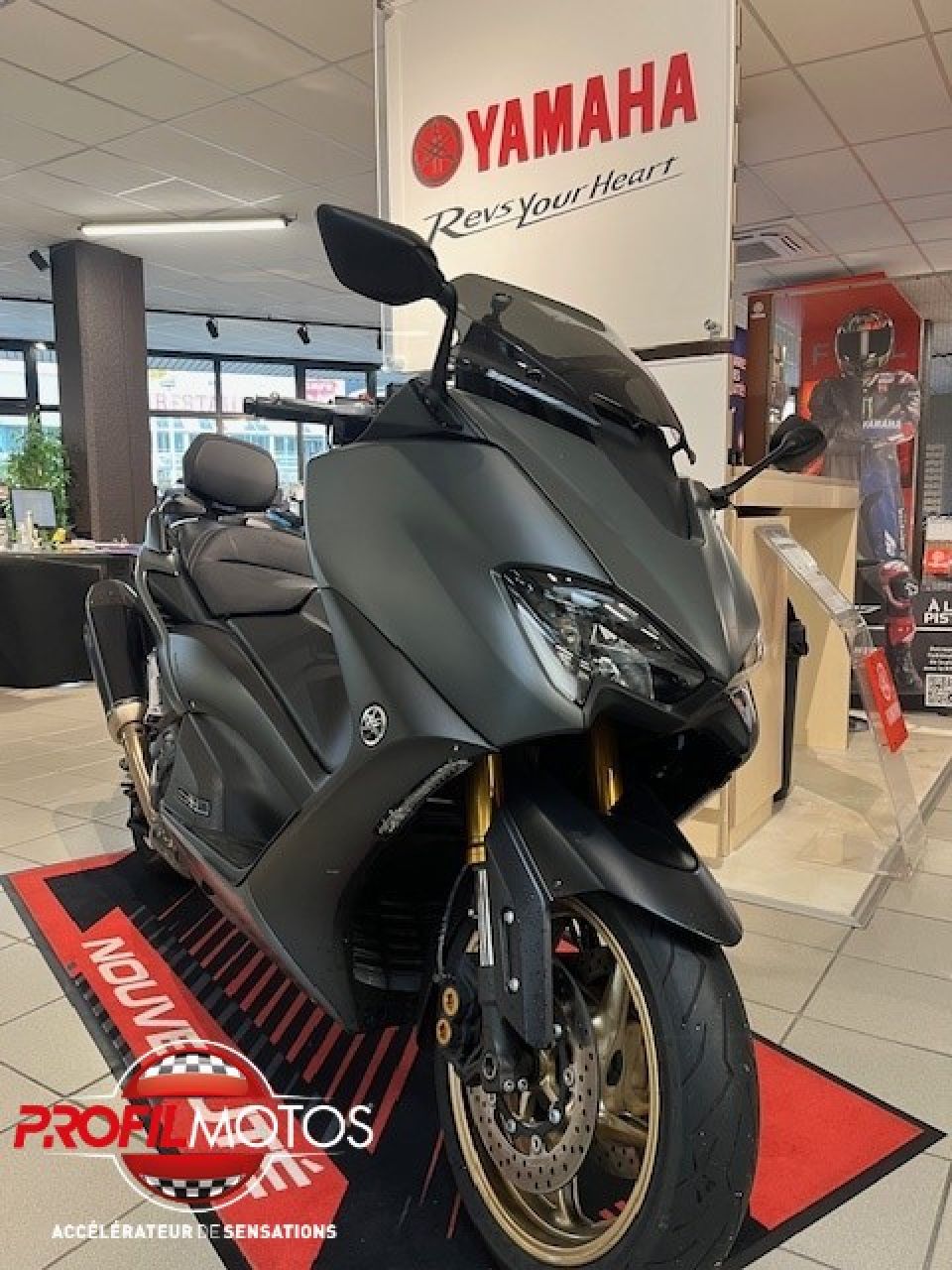 YAMAHA XP T-MAX 560 TECH MAX KAMO 4